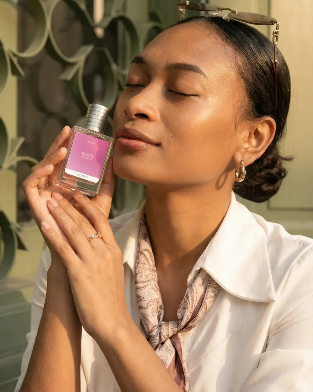 Azwary - Coral Cleo dengan model
